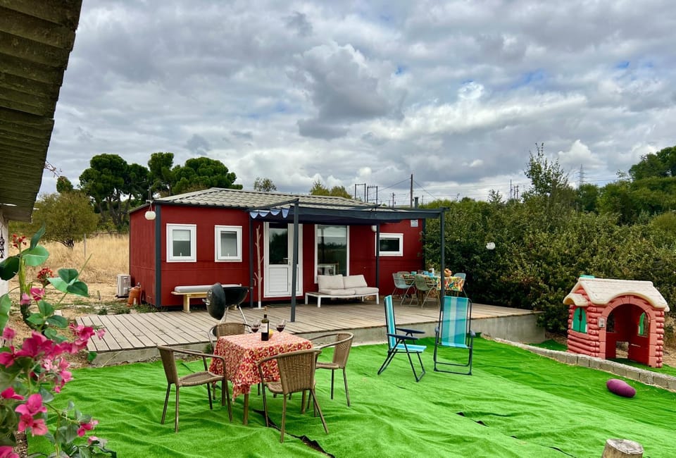 Casita Campo 15 minutos Aeropuerto Ifema y Plaza Castilla House in Madrid