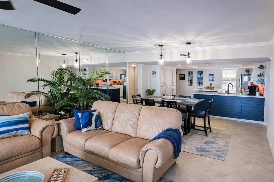 Top Floor Ultimate Beachfront Luxury Remodeled Apartment in South Padre Island