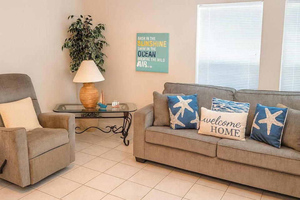 EZ Access 1st Floor 5 mins to Beach Pool Apartment in South Padre Island