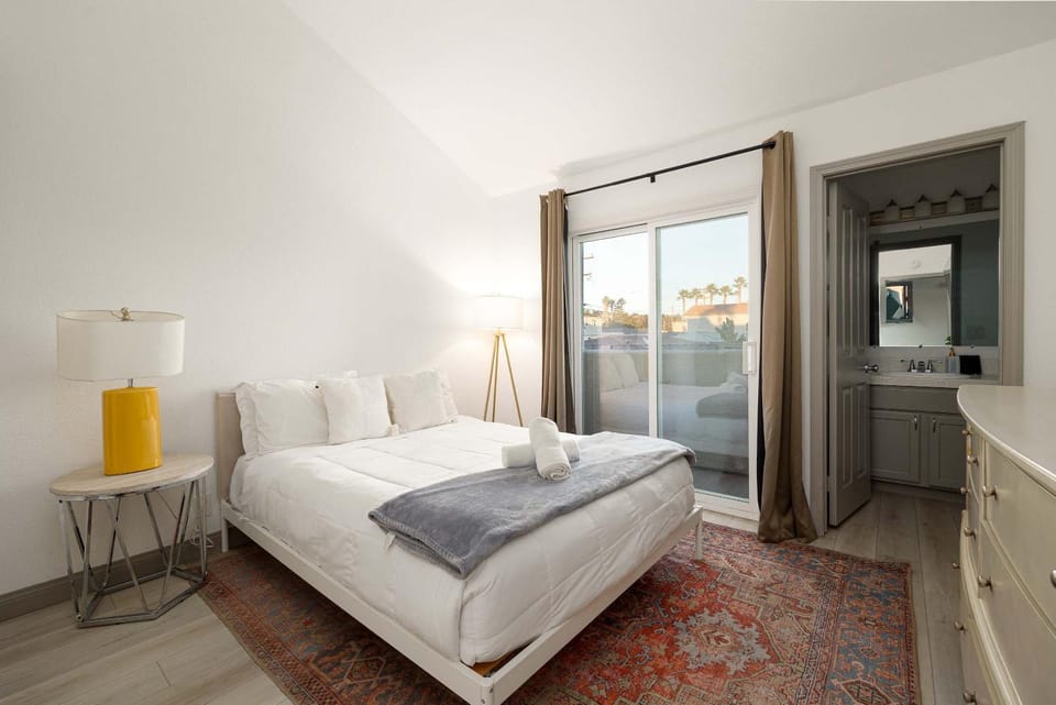 Walk to Beach Walk to hot spots Villa House in Pacific Beach