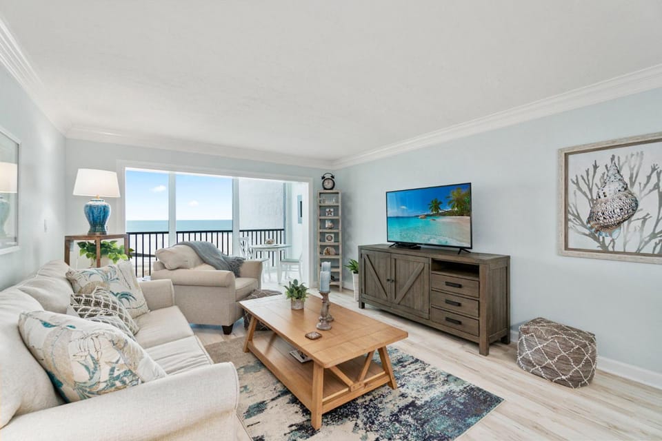 Modern, Beachfront Getaway, Sleeps 4 Apartment in Bonita Springs