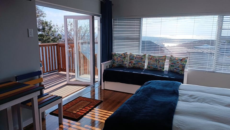 View (from property/room), Balcony/Terrace, Bedroom