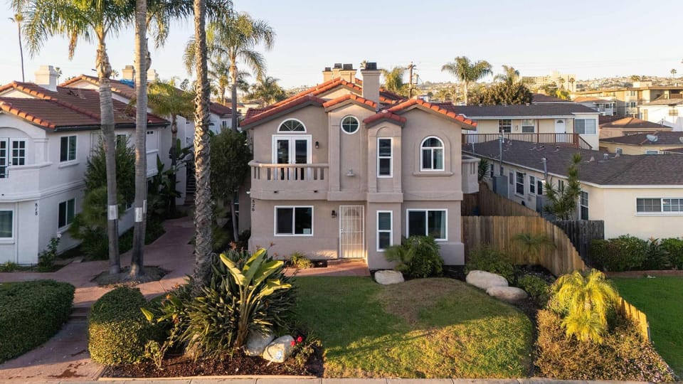 Steps to beach Best Location Villa House in Pacific Beach