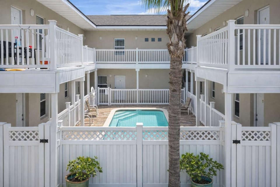 In Entertainment District Ample Bedding Pool Apartment in South Padre Island