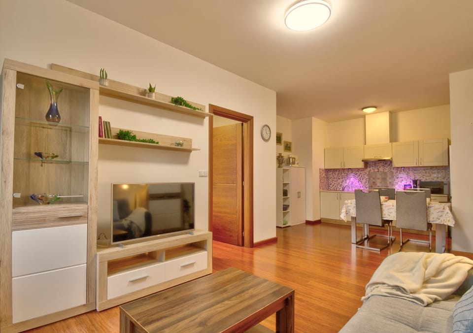 Kitchen or kitchenette, Living room, Seating area