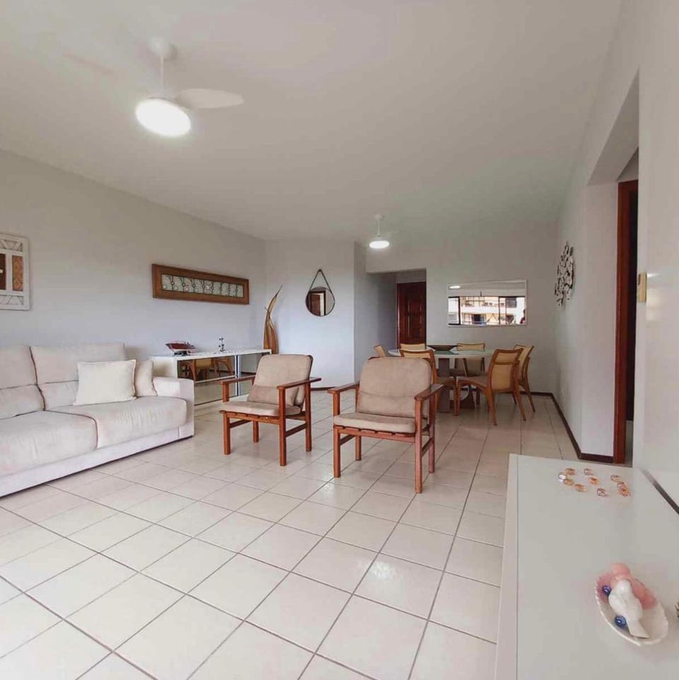 Apto com Vista para o Mar e Ar Cond à 200m da Praia Apartment in Caraguatatuba