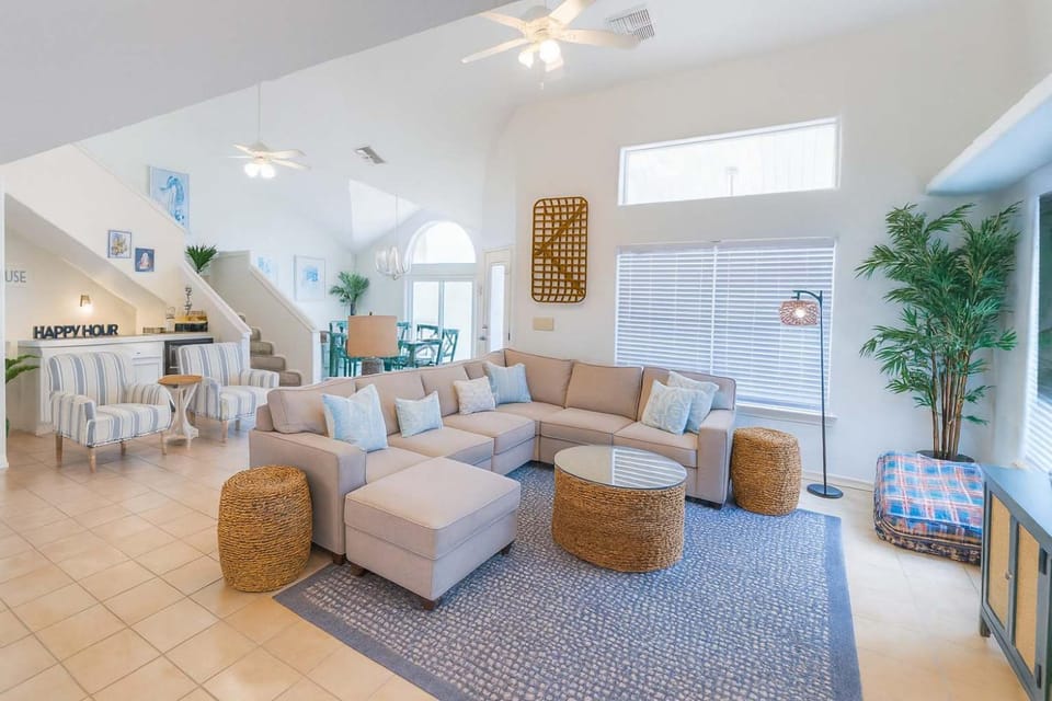 Upscale & Spacious Home Renovated Pool House in South Padre Island