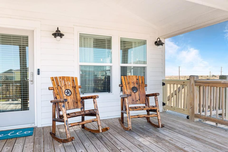 Ultimate Steps to Beach Hot Tub Family Fun House in Bolivar Peninsula