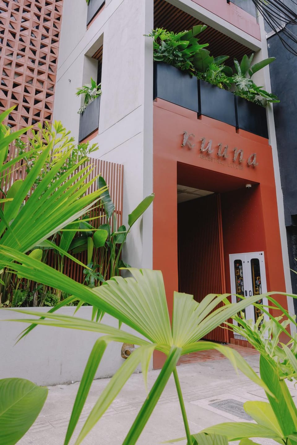 Facade/entrance