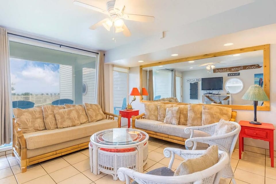 Poolside Family Perfect On Beach 1st Floor Apartment in South Padre Island