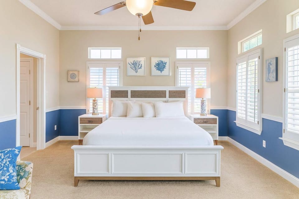 Luxury 1 min to Beach Pool New Remodel House in South Padre Island