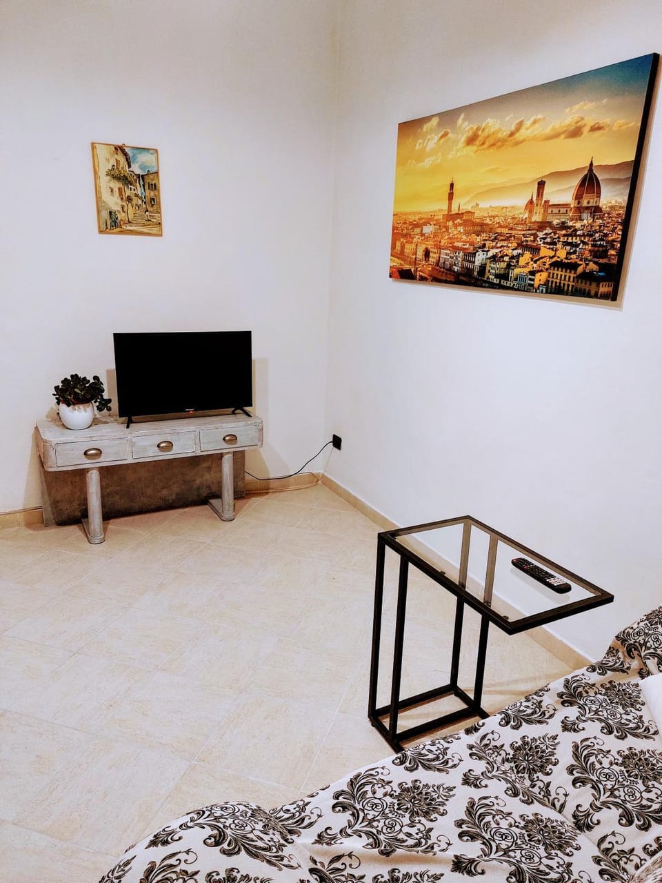 Communal lounge/ TV room, Communal lounge/ TV room