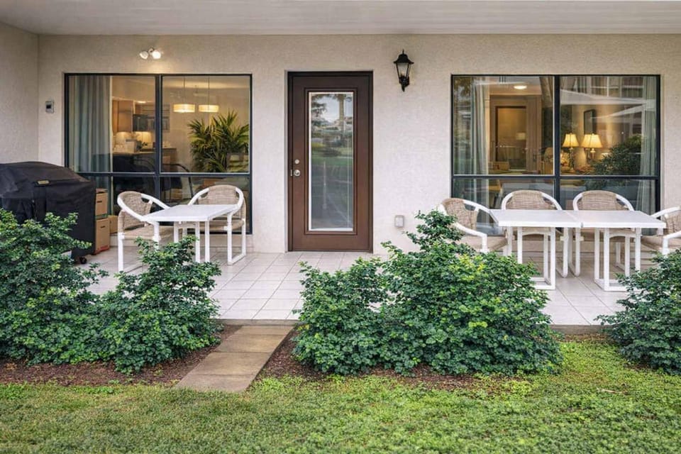 Resort-like beachfront Heated Pool Apartment in South Padre Island