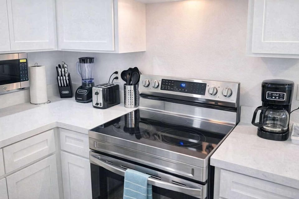 2 Levels New Townhome Heated Pool #1 Apartment in South Padre Island