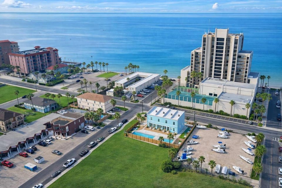 2 Levels New Townhome Heated Pool #1 Apartment in South Padre Island