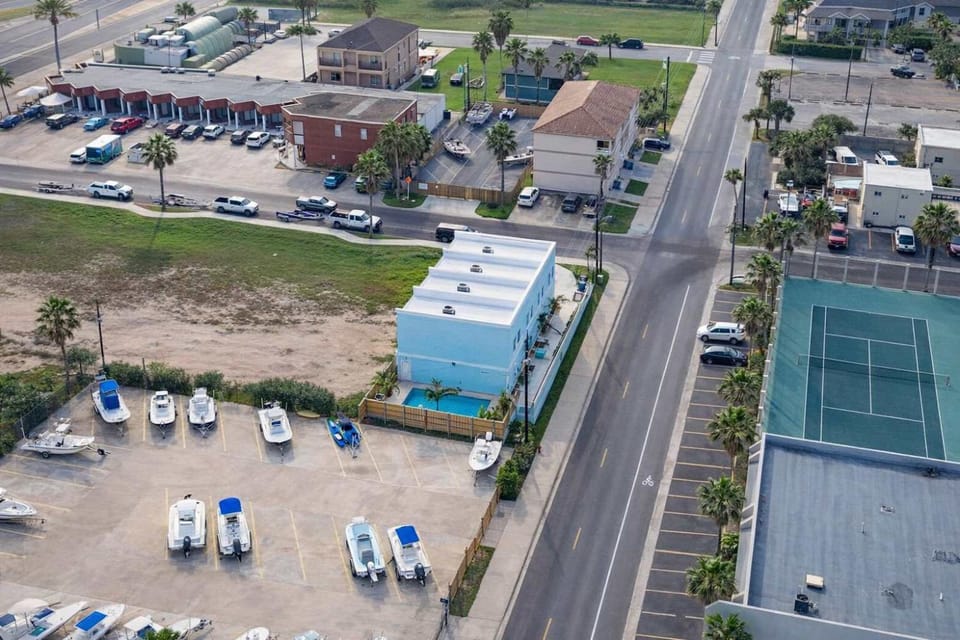 Heated Pool 2 Levels New Townhome #3 Apartment in South Padre Island