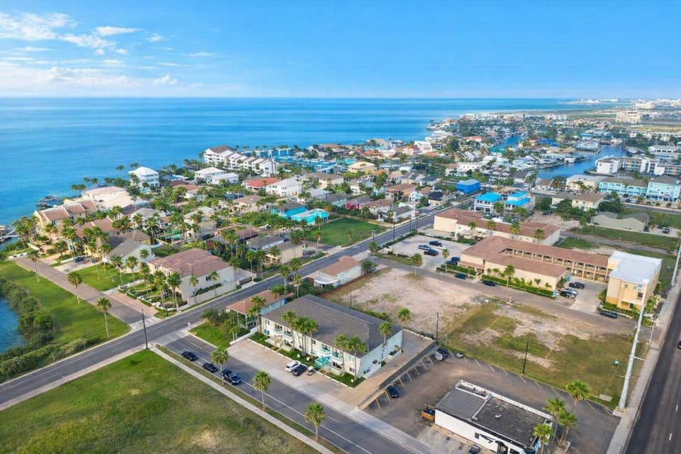 2 Levels Heated Pool New Townhome #4 Apartment in South Padre Island