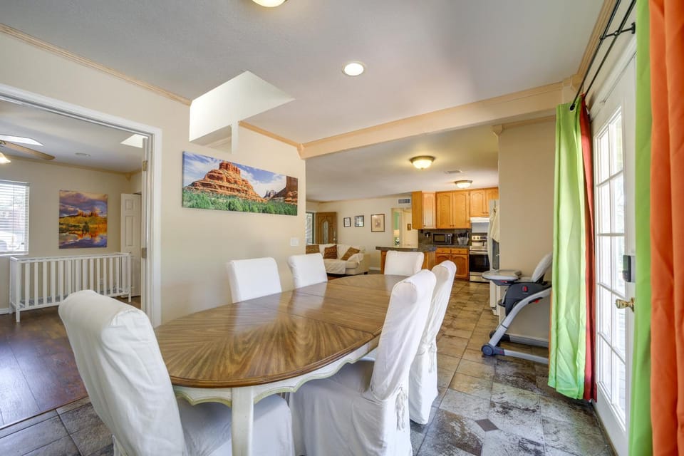 Red Rock View, Hot Tub! Home 3 Mi to Uptown Sedona House in Sedona