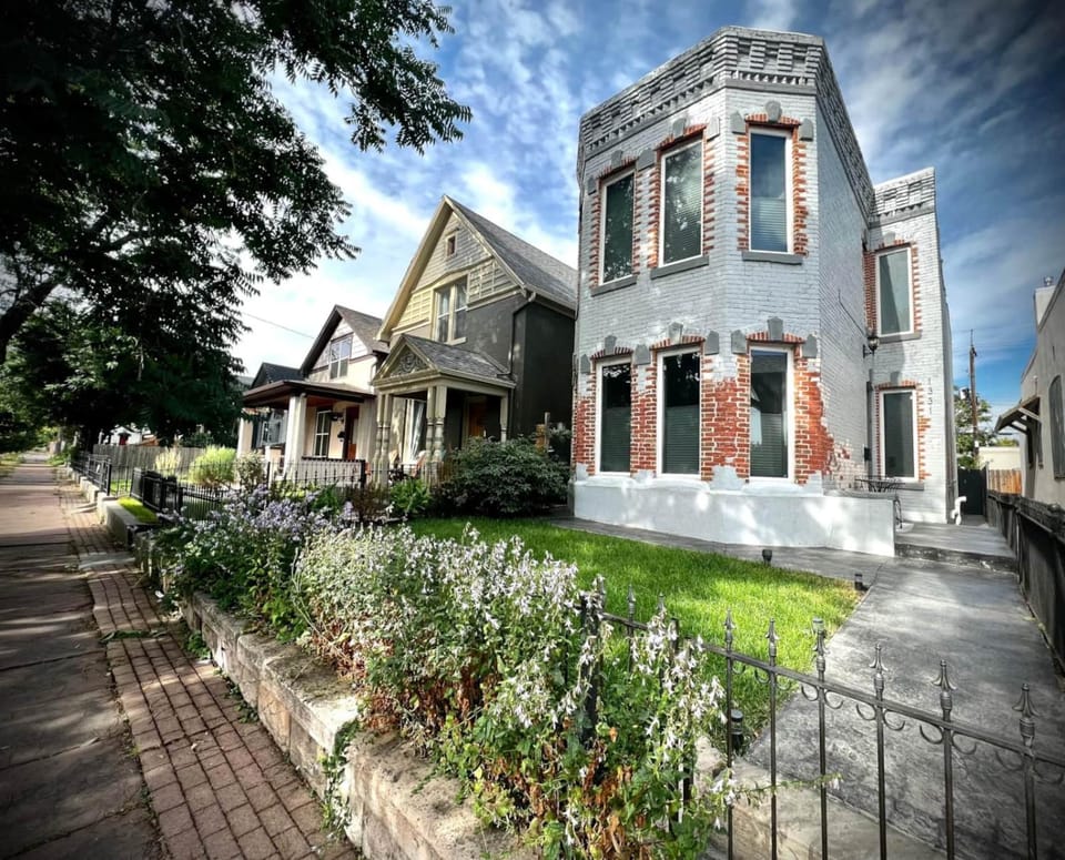 Property building, Street view