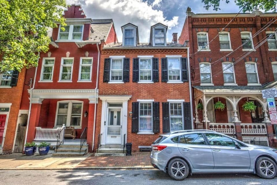 THE HAMILTON HOUSE - DOWNTOWN COLONIAL LANCASTER House in Lancaster