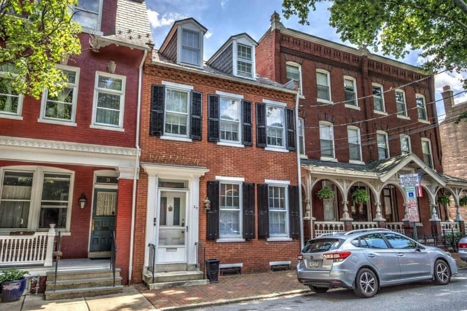 THE HAMILTON HOUSE - DOWNTOWN COLONIAL LANCASTER House in Lancaster