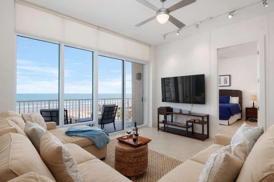 Prestigious Luxury Beach & Bay Patios XL Size Apartment in South Padre Island