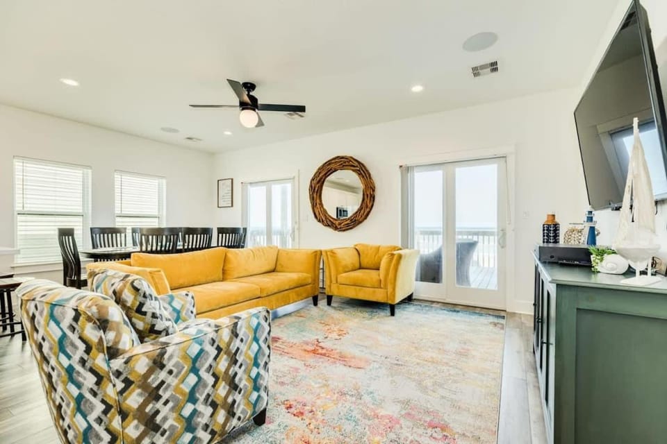 Surfside's Casa Azul - Amazing Seaside Sunrise Spot! House in Surfside Beach