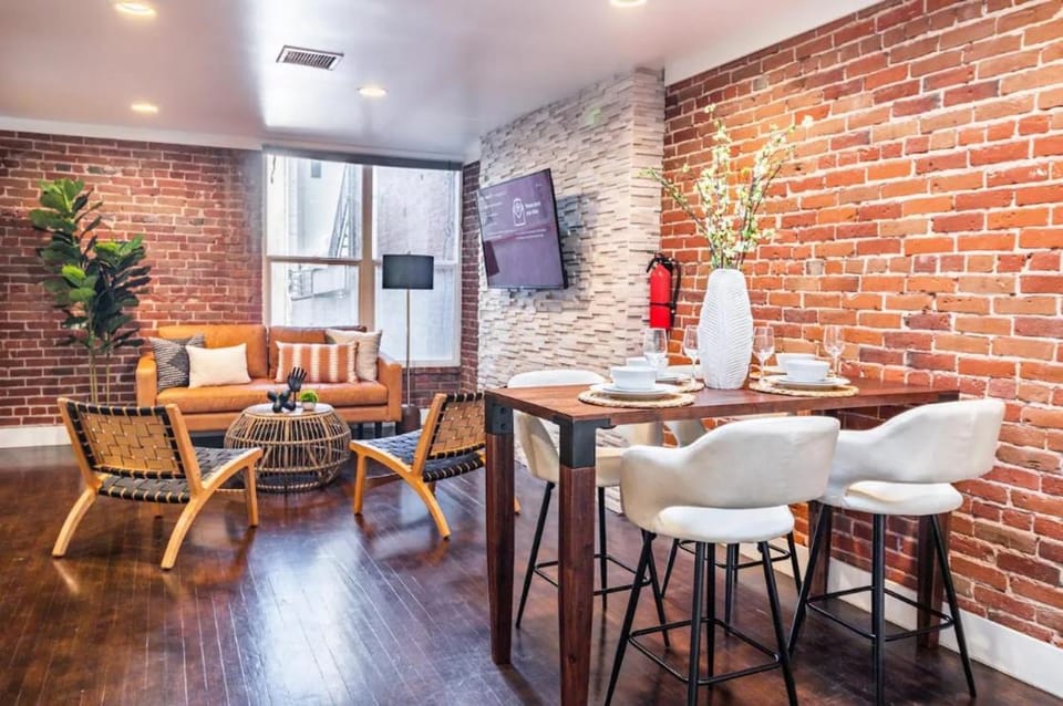 Family-Friendly Apartment with Kitchen Apartment in Gaslamp Quarter