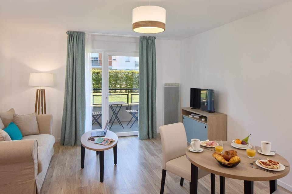Communal lounge/ TV room, Dining area, Bedroom