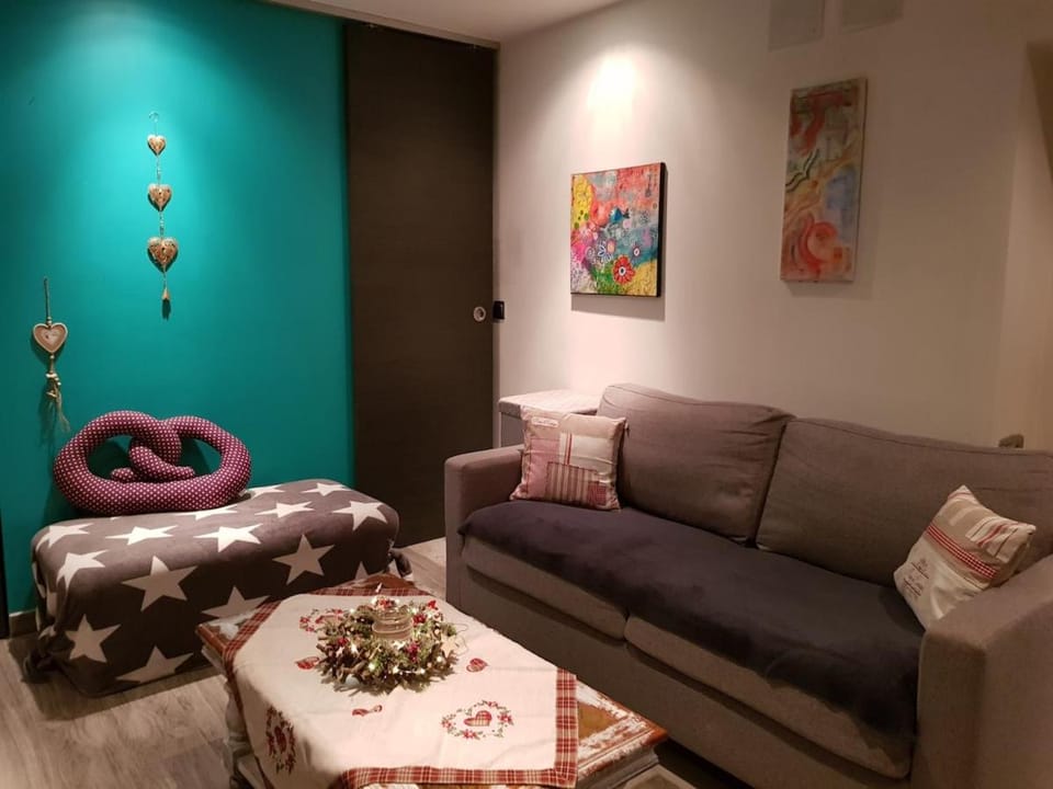 Communal lounge/ TV room, Seating area