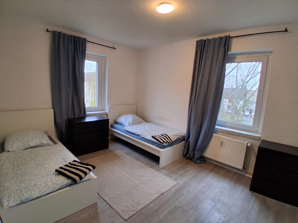 Crew Quartier ALL-INCLUSIVE Serviced Apartment ideal für Monteure 3 Schlafzimmer in Leuna Merseburg Apartment in Thuringia, Germany