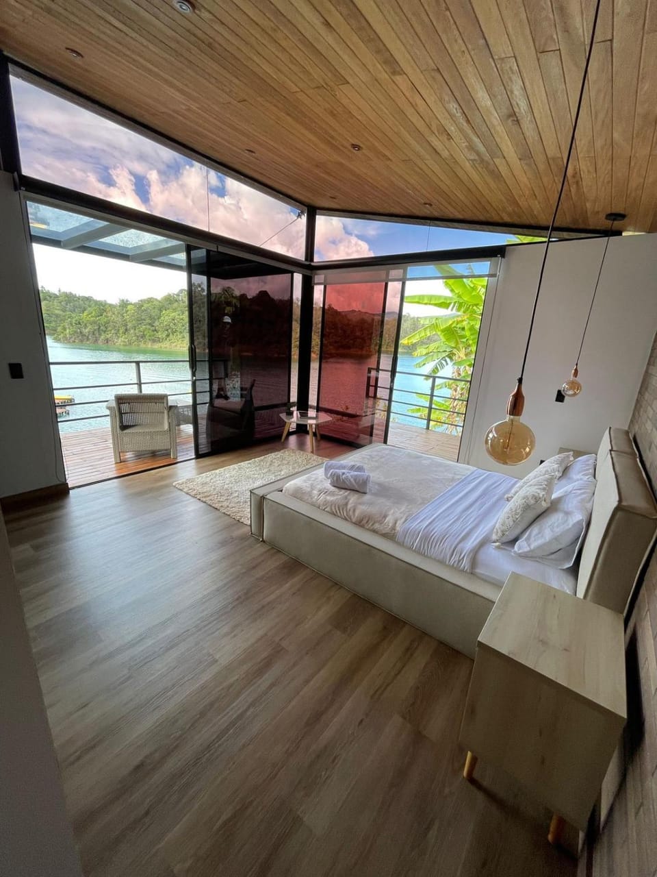 Bed, Natural landscape, Living room, Photo of the whole room, Seating area, Bedroom