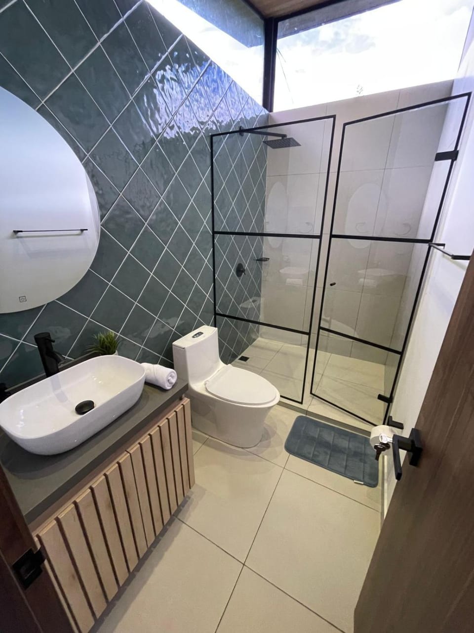 Shower, Bathroom, Decorative detail, towels