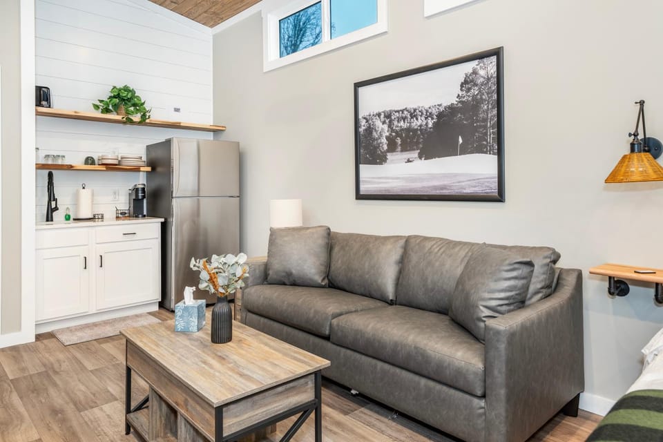 Kitchen or kitchenette, Seating area