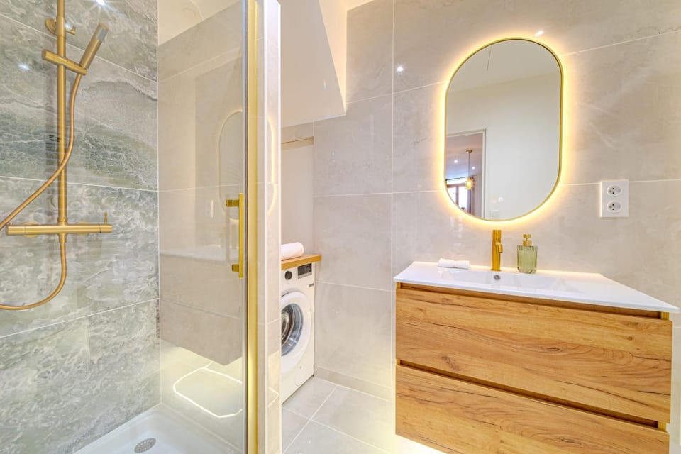 The Theater Lodge - Parking included - City center Apartment in Béziers