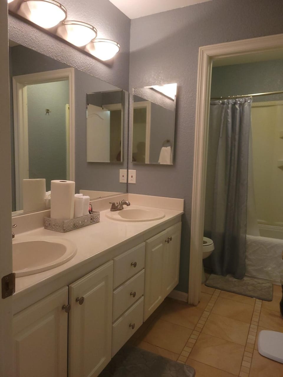 2BD Modern House with heated pool in North Vegas House in North Las Vegas