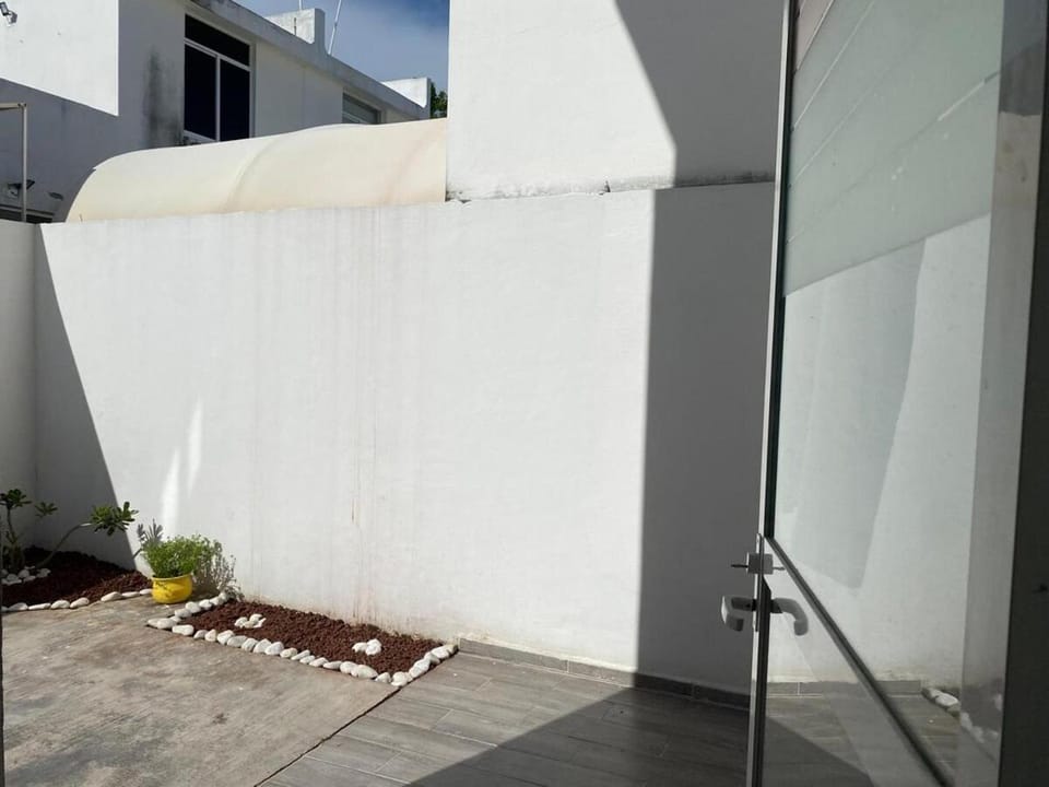 Comfortable House, 7 minutes from Playa la Audiencia Apartment in Manzanillo