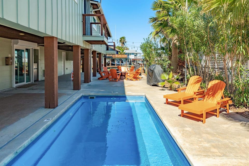 The Oasis - Private Pool, Bayfront, Fire Pit! House in Jamaica Beach
