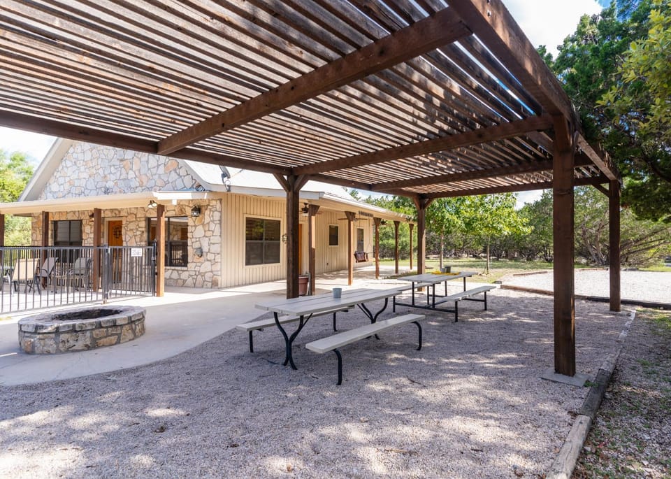 Arrowhead House in Concan