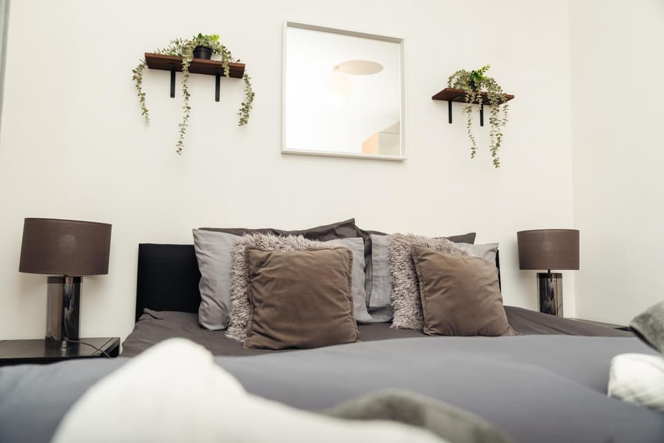 Bed, Decorative detail, Bedroom