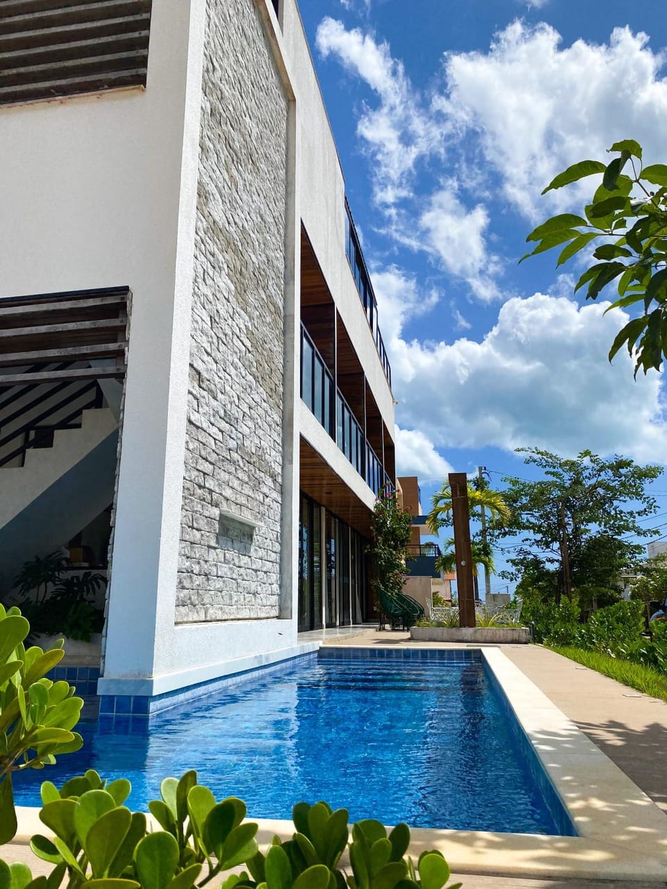 Swimming pool