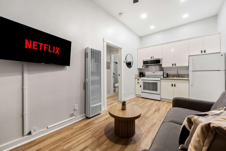 Relax in Stylish 1BR Near Gaslamp and Little Italy Apartment in Sherman Heights