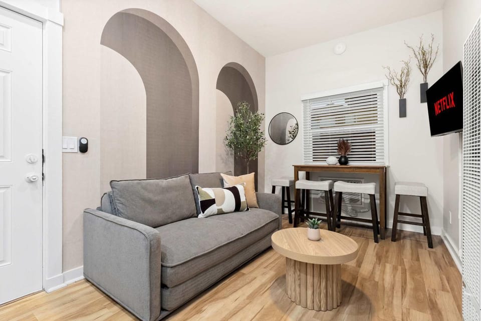 Relax in Stylish 1BR Near Gaslamp and Little Italy Apartment in Sherman Heights