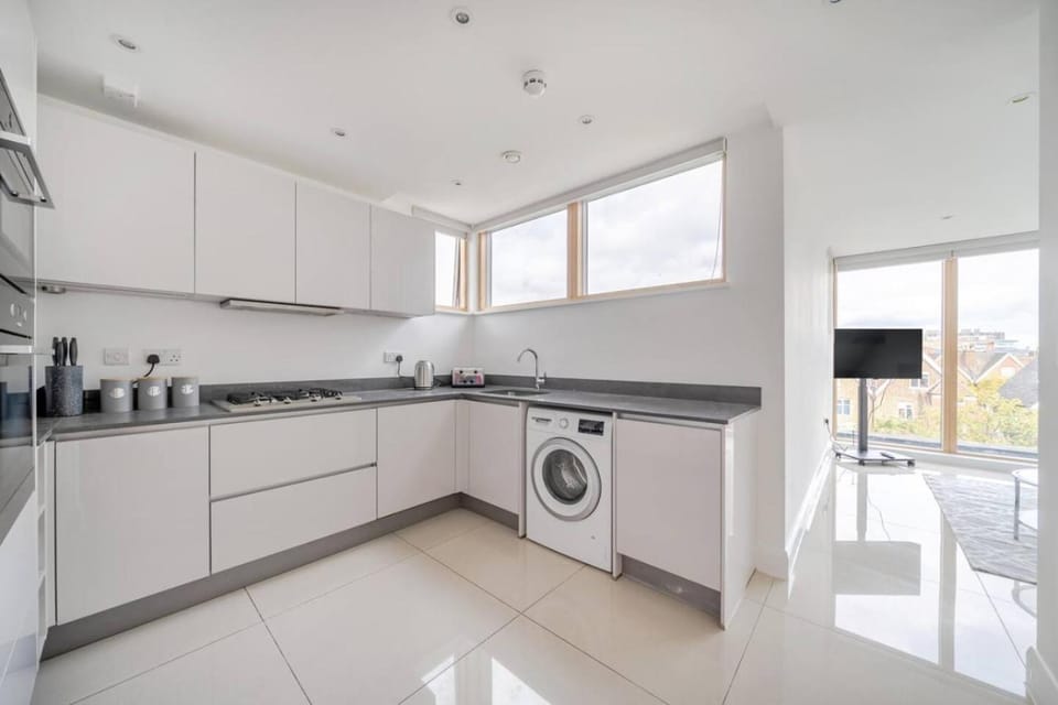 TV and multimedia, Kitchen or kitchenette, dishwasher, oven, pet friendly, washing machine