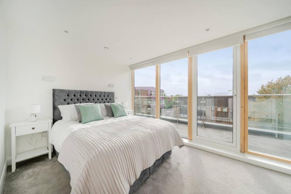 Bed, Balcony/Terrace, Bedroom