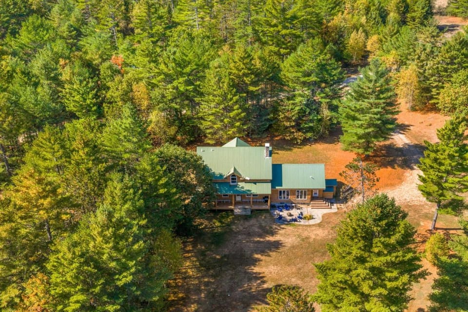 The Epic Sunday River Getaway House in Bethel