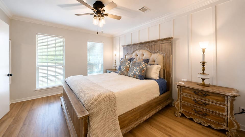Central Charm - 2mi to TAMU, quick walk to Central Park House in College Station