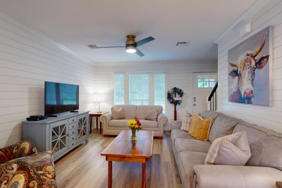 Central Charm - 2mi to TAMU, quick walk to Central Park House in College Station