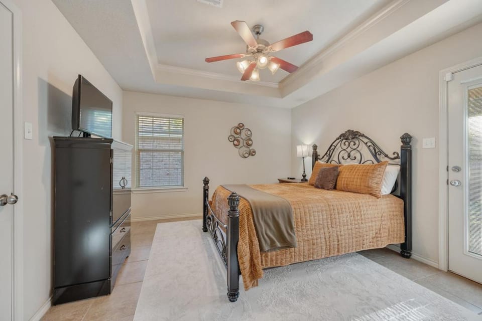 Bed, Photo of the whole room