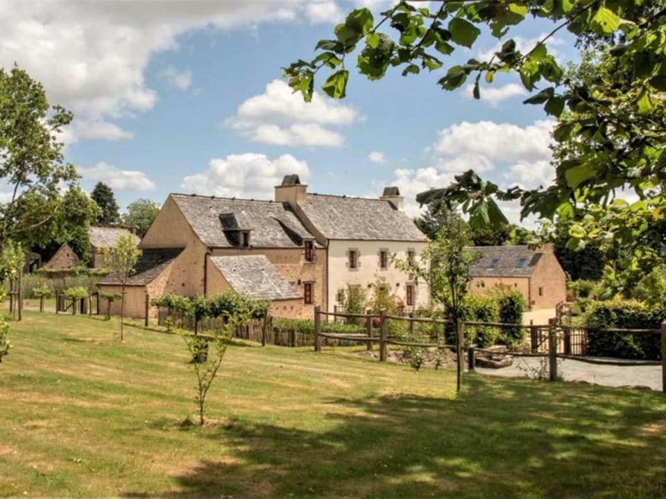 Property building, Day, Natural landscape
